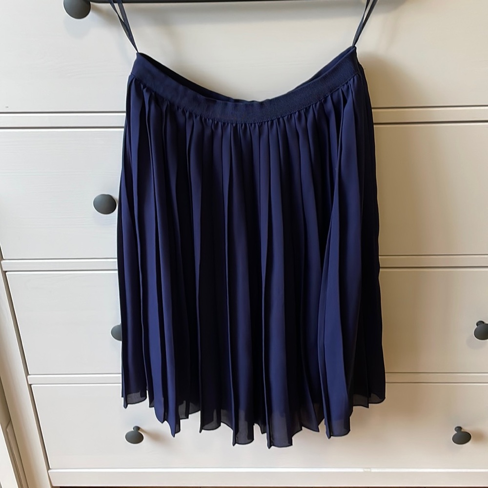 Uniqlo pleated skirt